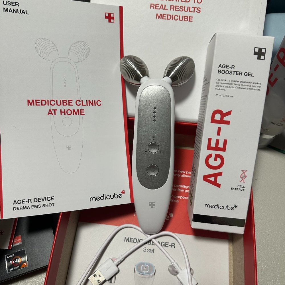 Medicube Derma EMS Shot (Face & Body contouring) Made in Korea